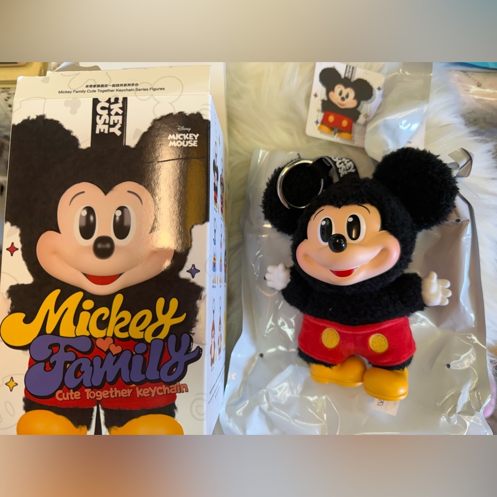 Pop Mart Disney Mickey Mouse Mickey Family Cute Together Key Chain Mouse